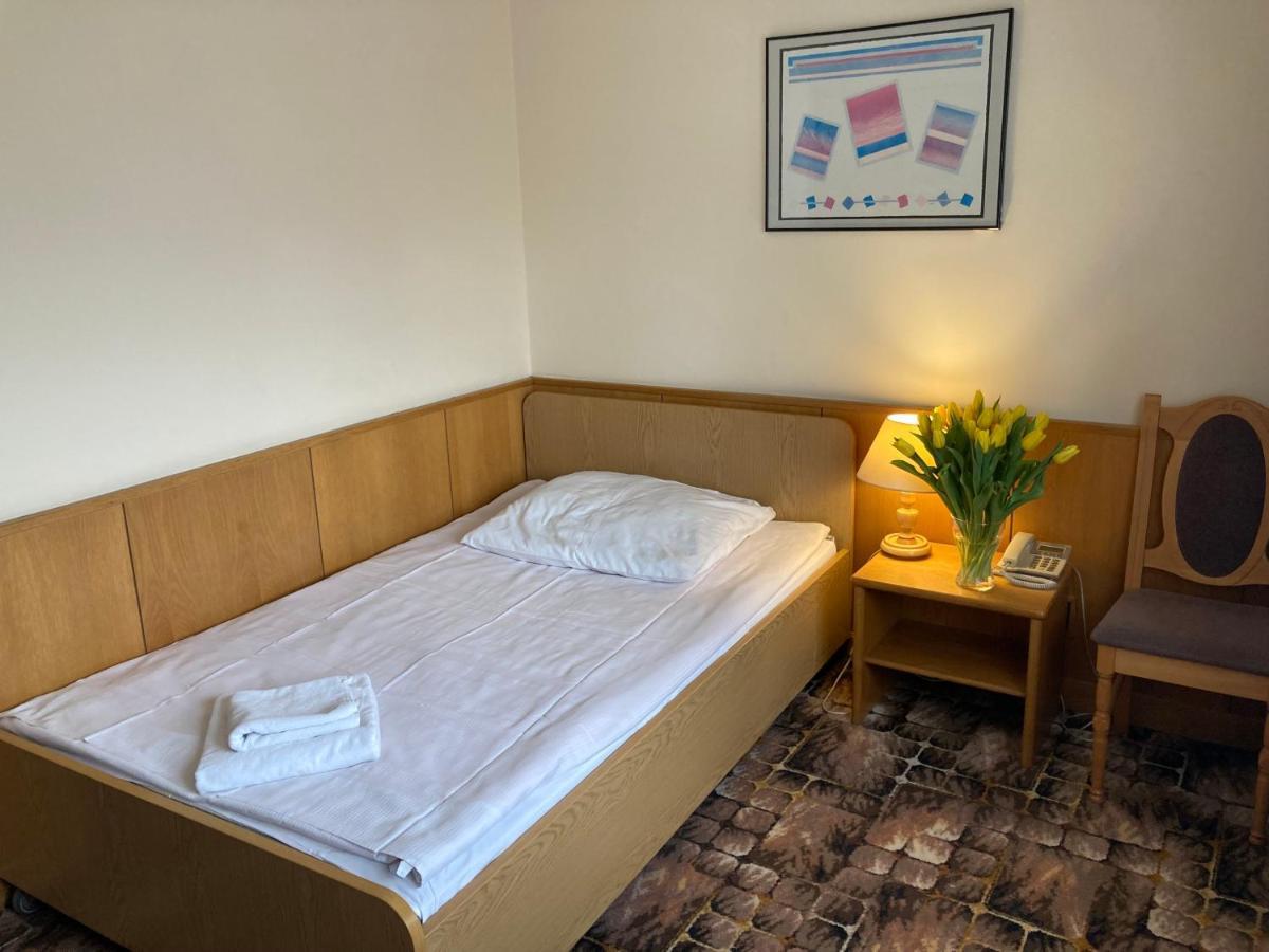Karat Bed & Breakfast Warsaw Ngoại thất bức ảnh