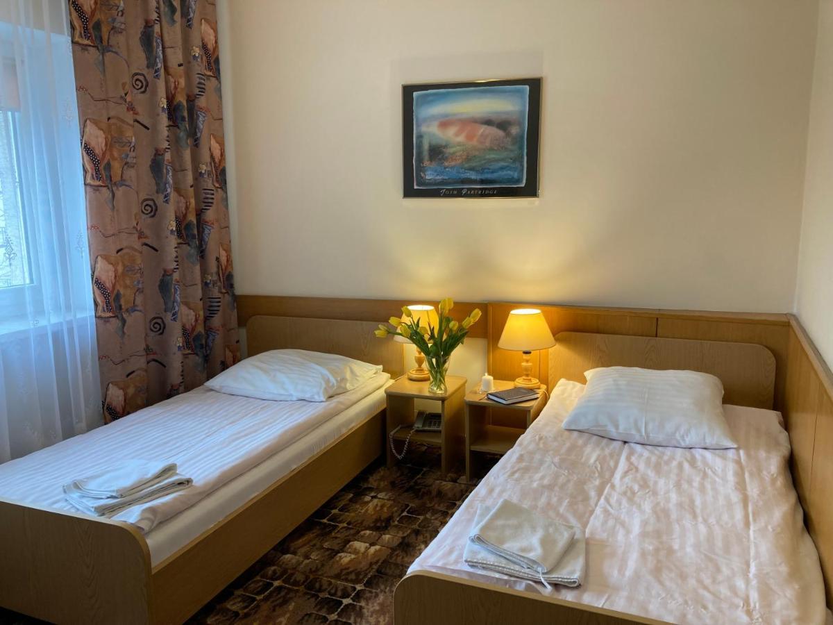 Karat Bed & Breakfast Warsaw Ngoại thất bức ảnh