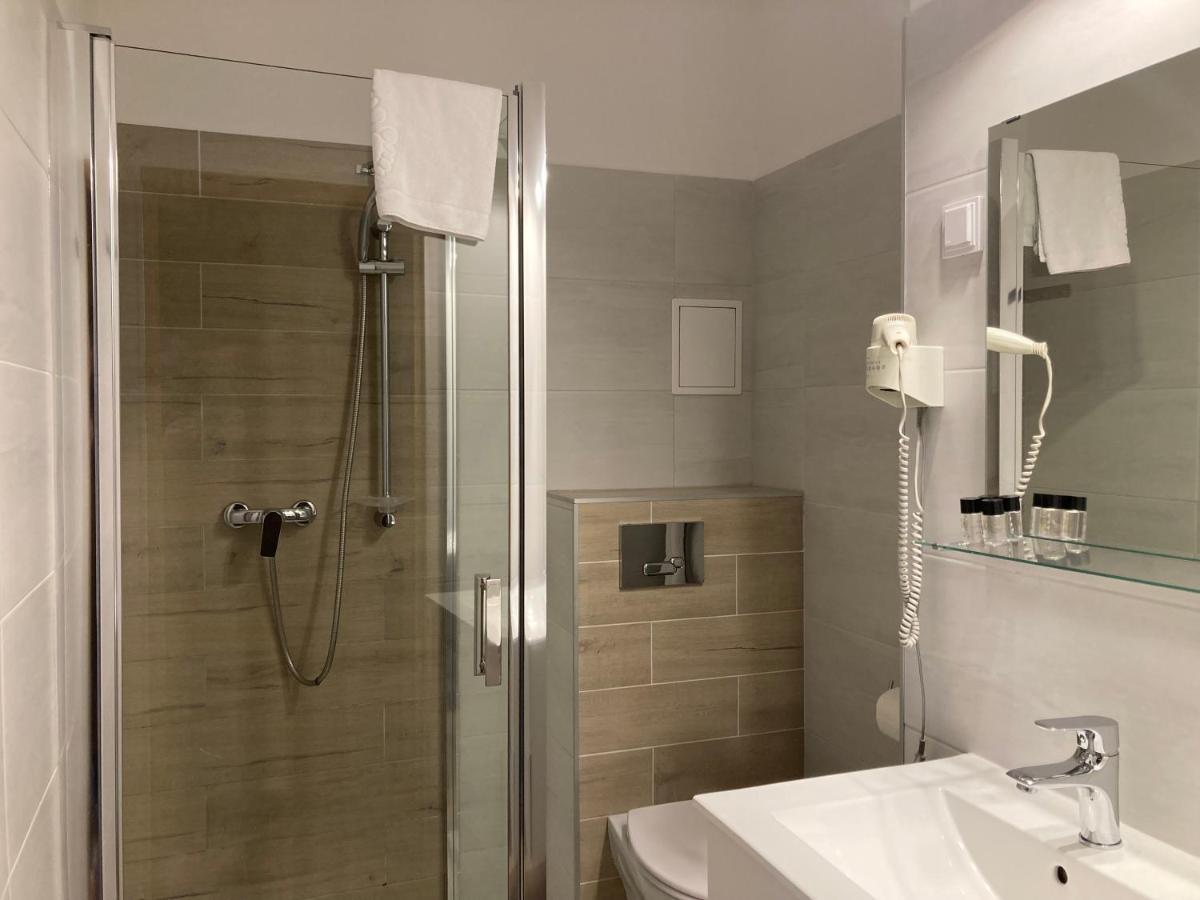 Karat Bed & Breakfast Warsaw Ngoại thất bức ảnh