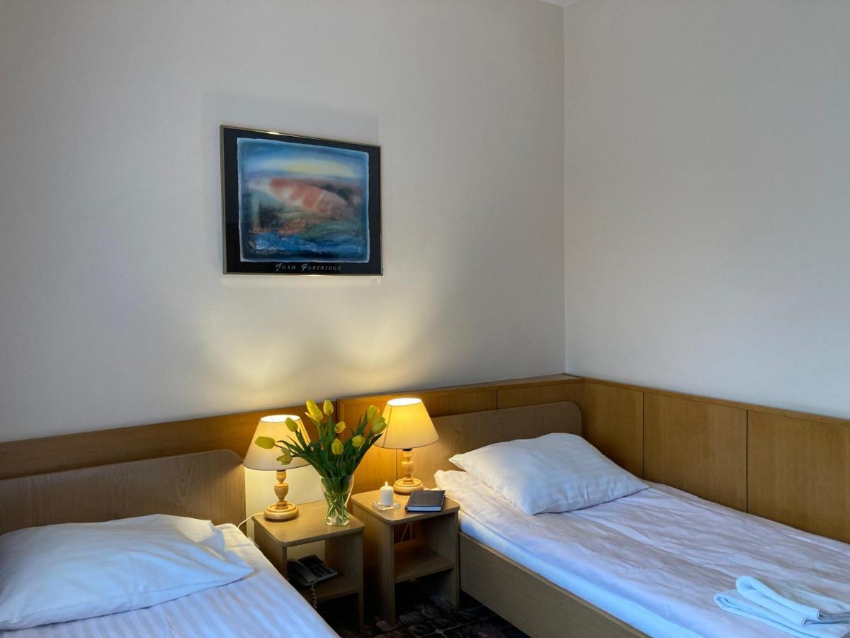 Karat Bed & Breakfast Warsaw Ngoại thất bức ảnh
