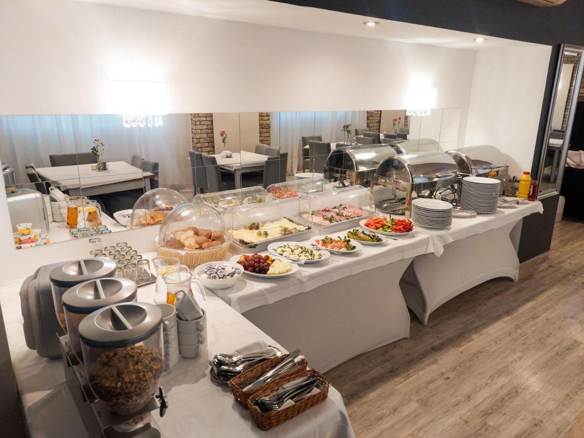 Karat Bed & Breakfast Warsaw Ngoại thất bức ảnh