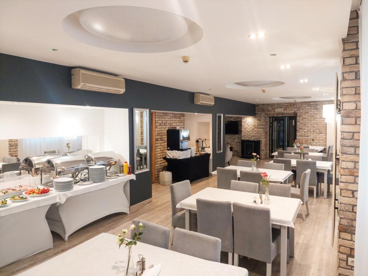 Karat Bed & Breakfast Warsaw Ngoại thất bức ảnh