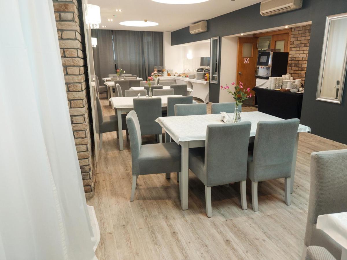 Karat Bed & Breakfast Warsaw Ngoại thất bức ảnh