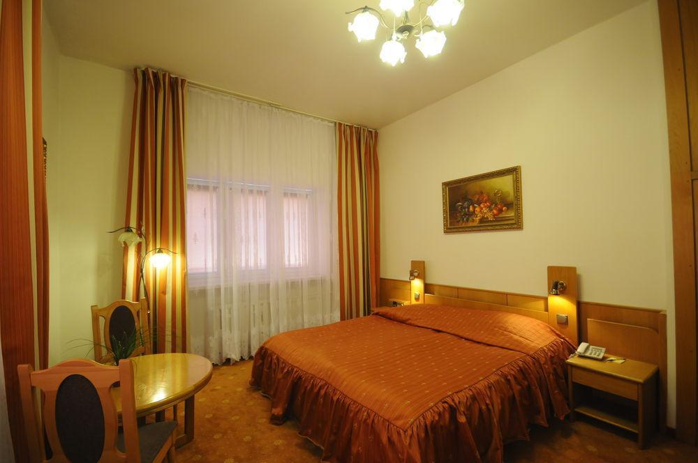 Karat Bed & Breakfast Warsaw Phòng bức ảnh