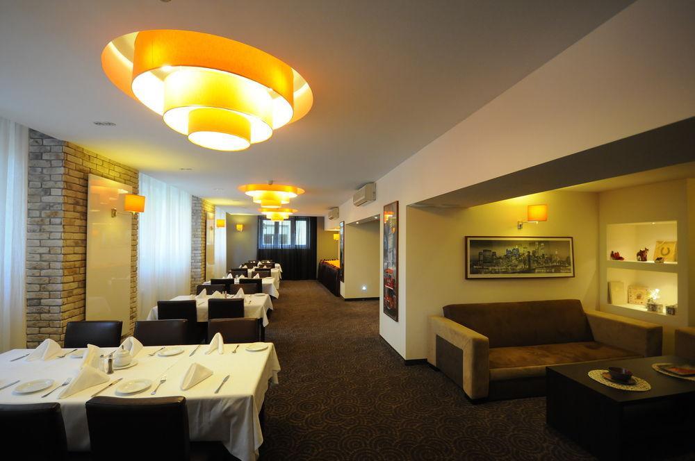 Karat Bed & Breakfast Warsaw Ngoại thất bức ảnh